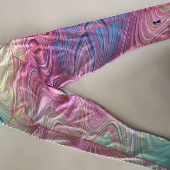 Coeur Pura Vida Running Capris NWOT - Picture 9 of 9